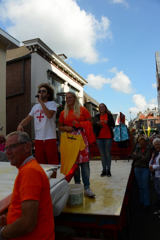 ../Images/Donderdag kermis 043.jpg